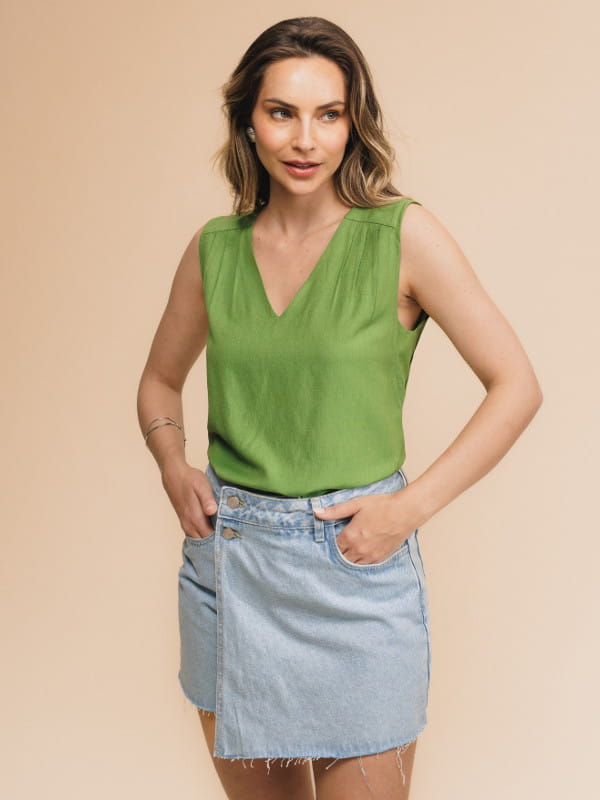 Regata feminina de viscose decote V verde