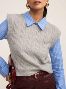 Blusa feminina com colete de tricot sobreposto mix de pontos cinza azul