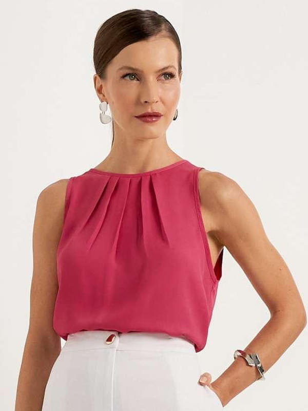 Blusa social de crepe regata básica rosa