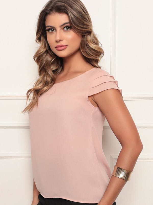 Blusa de crepe manga curta com babados rosê